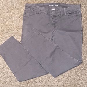 NWOT Old Navy Pixie Pants. Grey. Size 10